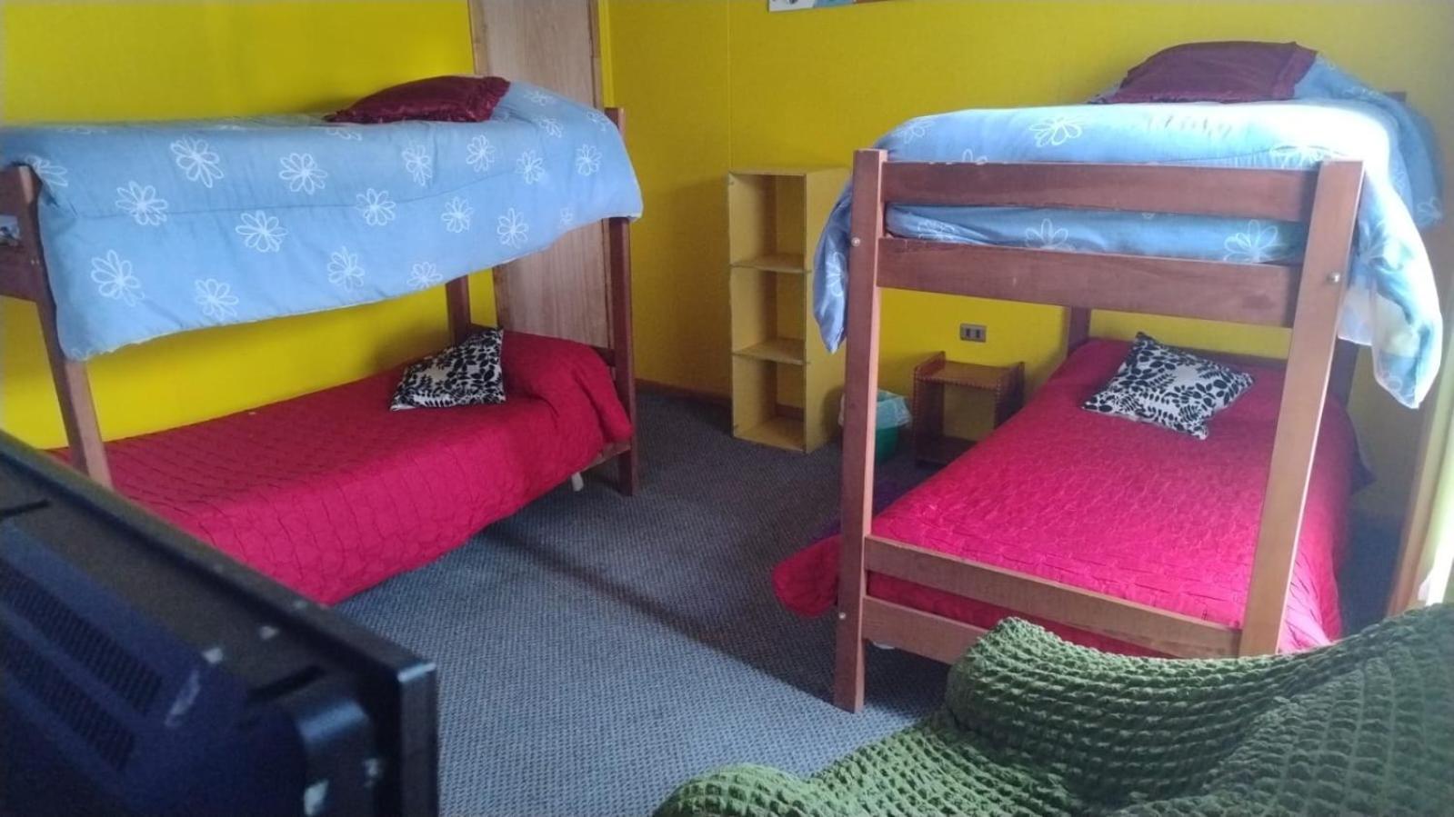 Hostal Y Residencial El Mundial Puerto Natales Bagian luar foto